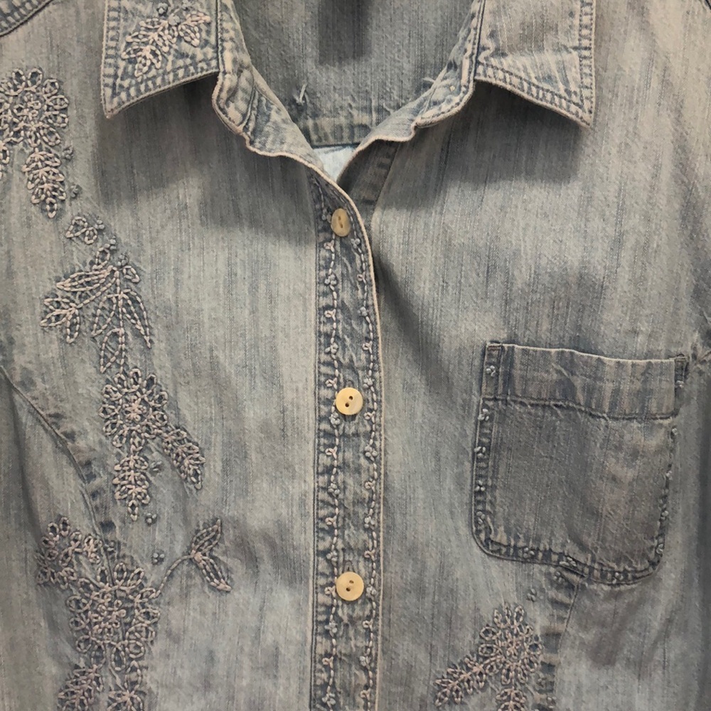 J.Jill Denim Out of the Blue Top size M